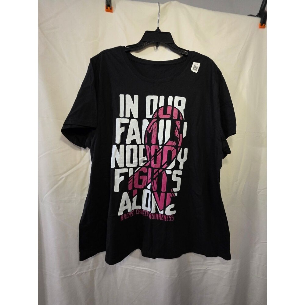 Gildan Women's T-Shirt 4XL Black Breast Cancer Awareness Ribbon IN OUR FAMILY